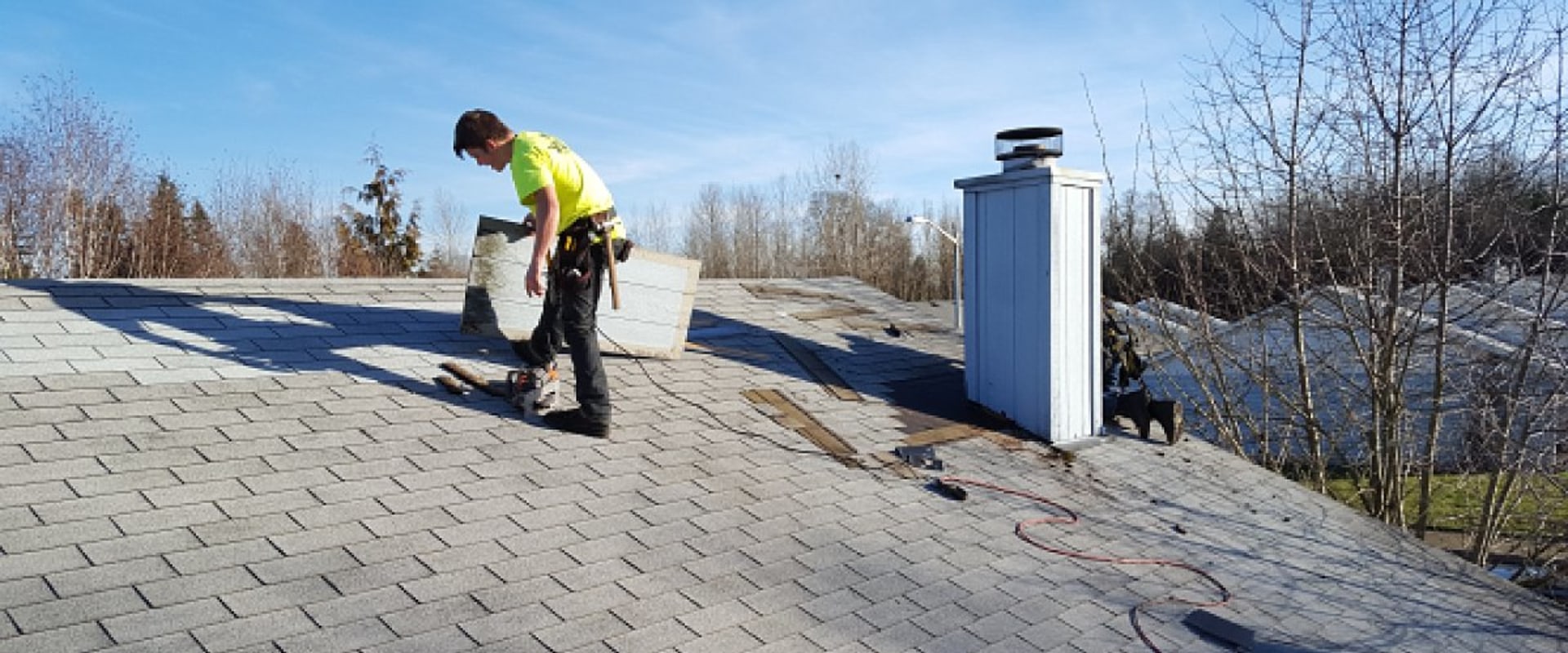 Should I Stay Home During Roof Replacement?